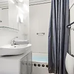 1 Bedroom Amazing In Apartamento *